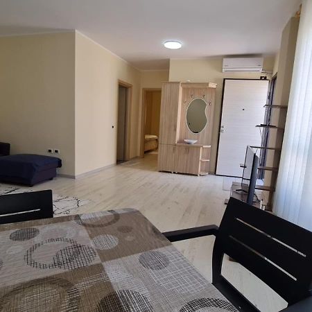Apartment In Qerret Golem (Tirana) Exterior foto